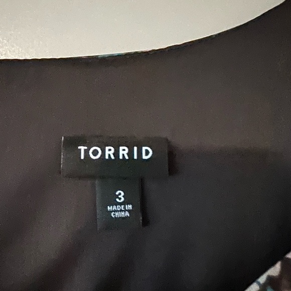 Blouse from torrid. Size 3. Euc worn once - Picture 2 of 5